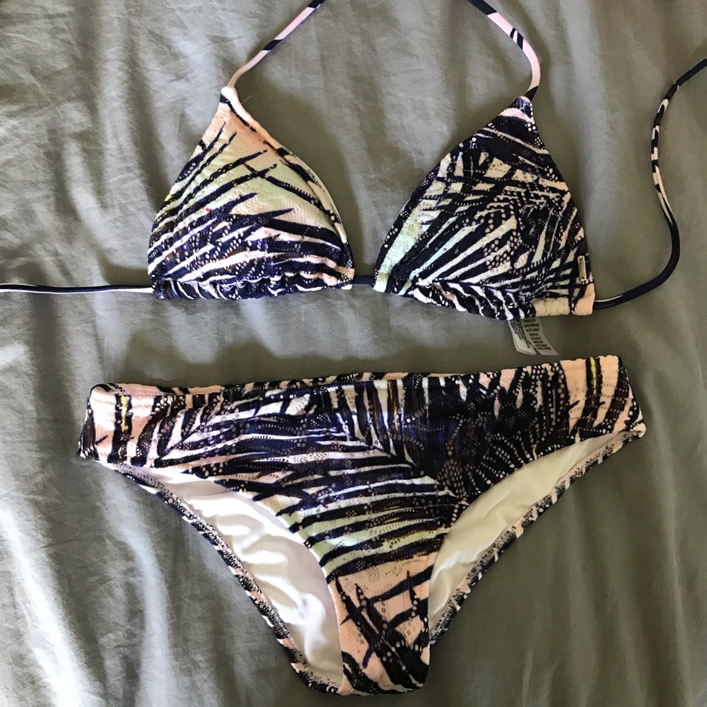 Victoria’s Secret PINK bikini